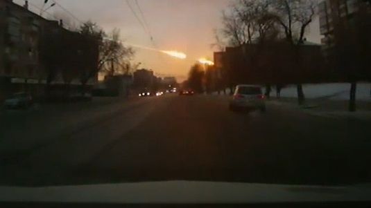 Une météorite se désagrège dans le ciel de Tcheliabinsk en Russie- 15 février 2013